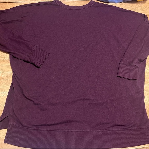 Aerie Women’s Oversized Burgundy Knit Top, Size Medium - Picture 6 of 6